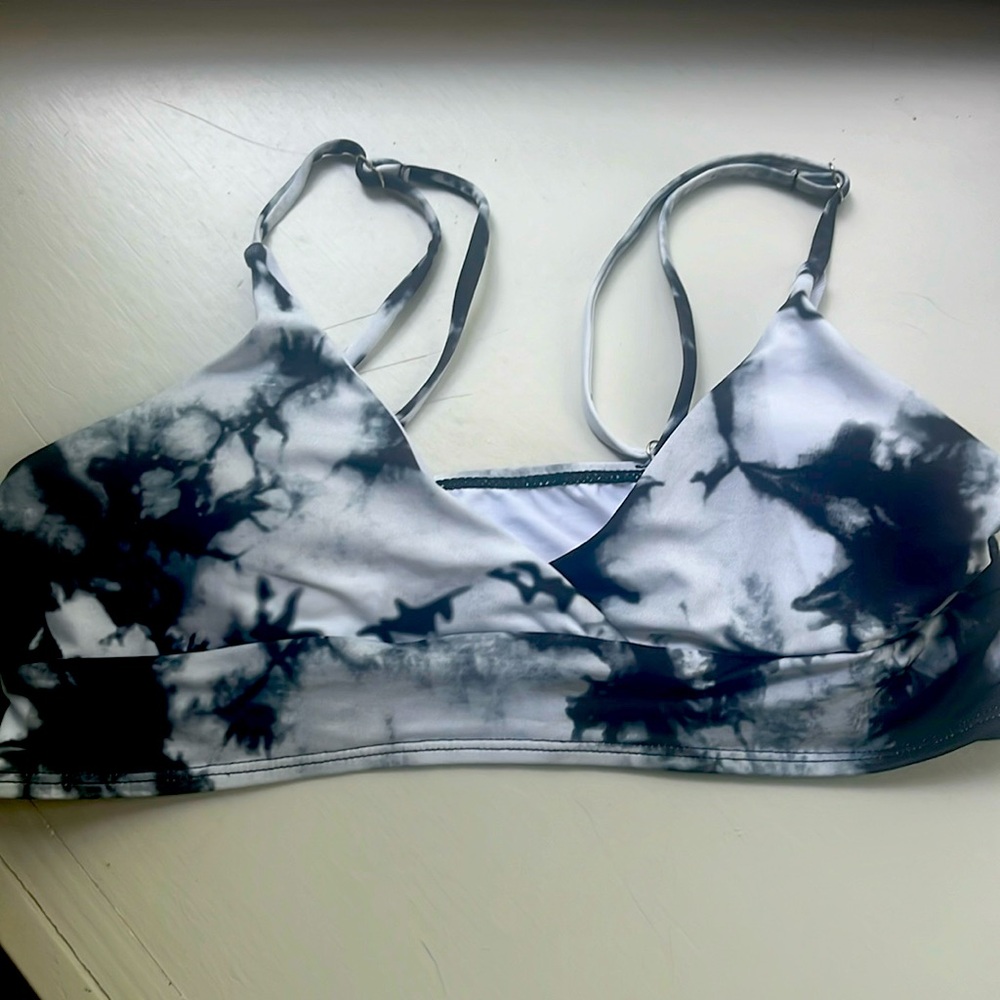 Super cute tye-die bandeau top